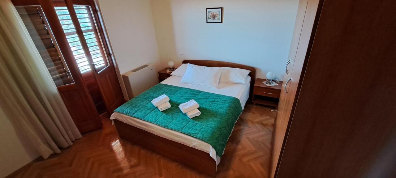 Apartment With Splendid Sea View Trogir Exterior photo