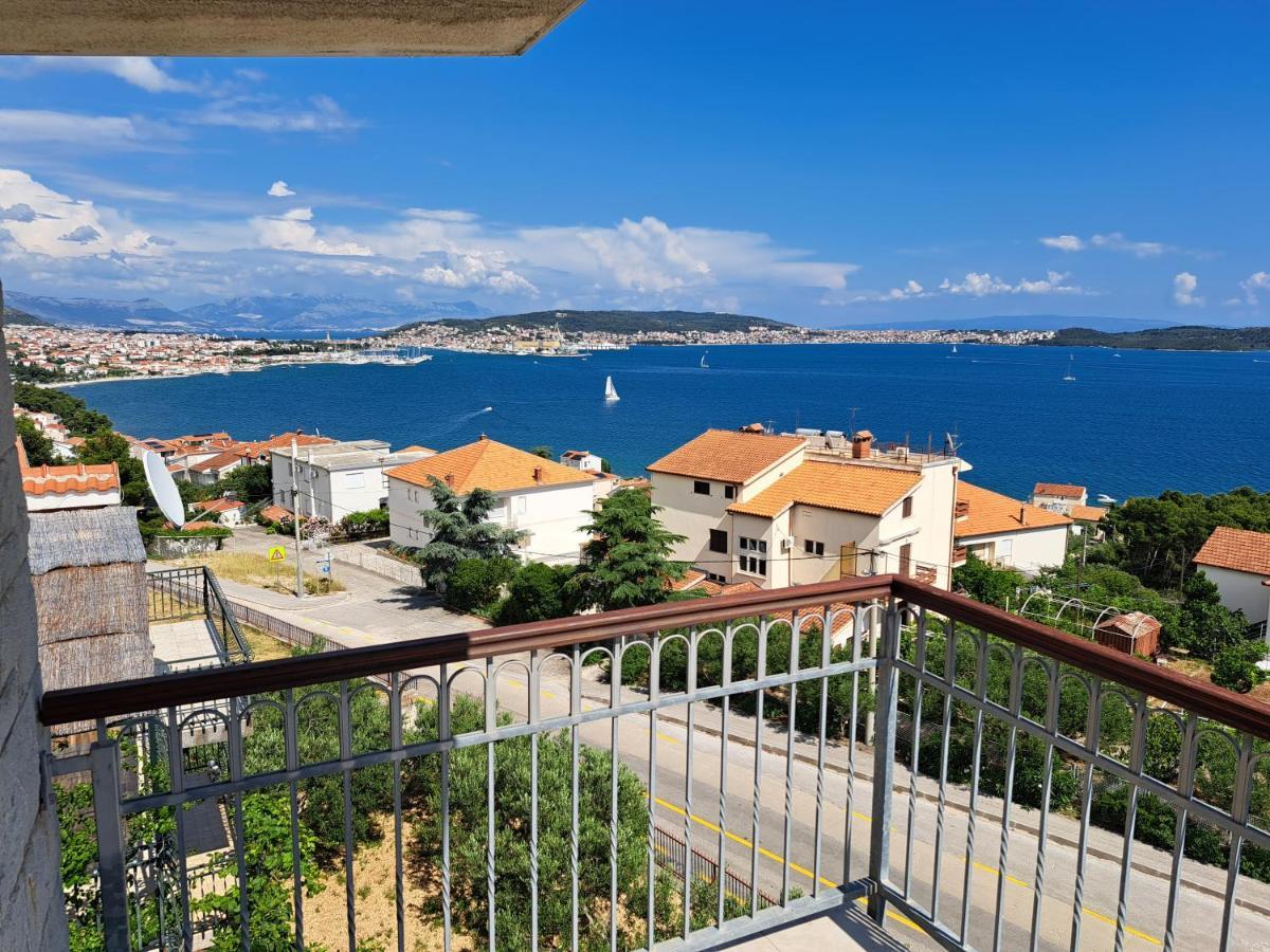 Apartment With Splendid Sea View Trogir Exterior photo