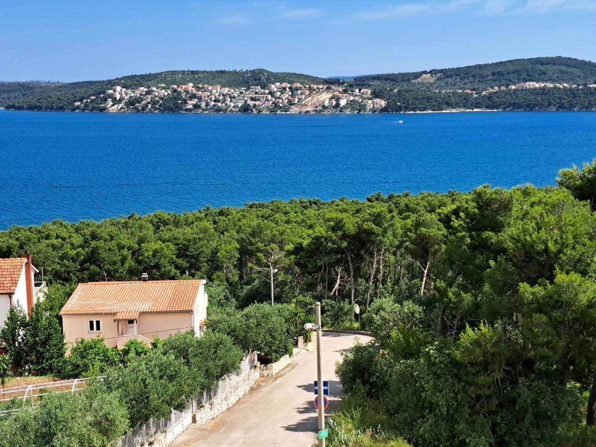Apartment With Splendid Sea View Trogir Exterior photo