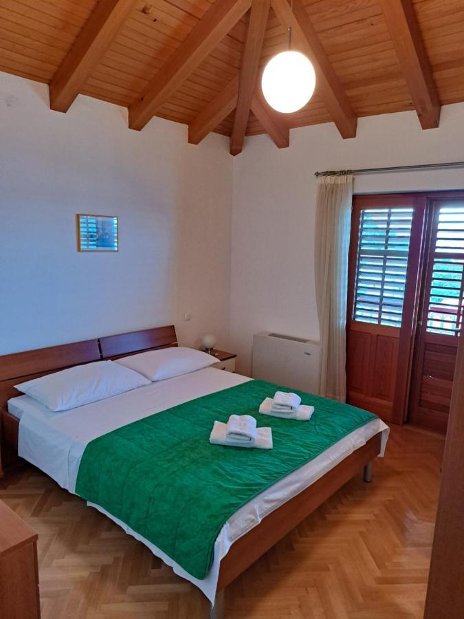 Apartment With Splendid Sea View Trogir Exterior photo