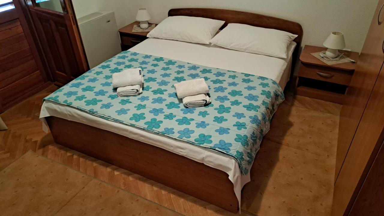 Apartment With Splendid Sea View Trogir Exterior photo