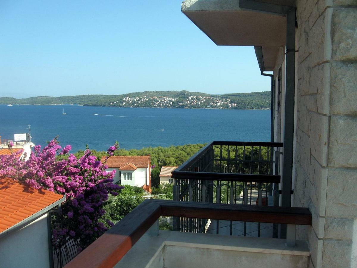 Apartment With Splendid Sea View Trogir Exterior photo
