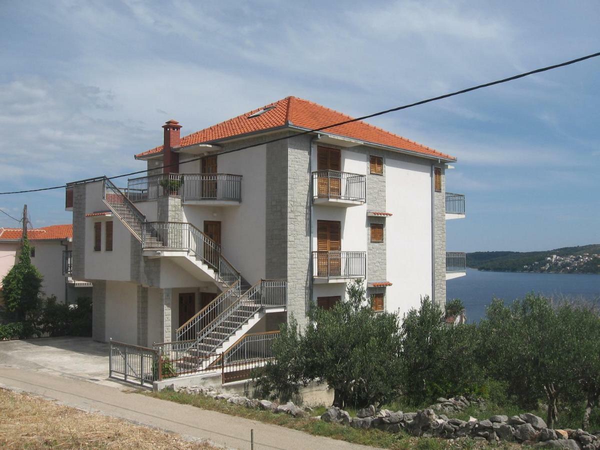 Apartment With Splendid Sea View Trogir Exterior photo