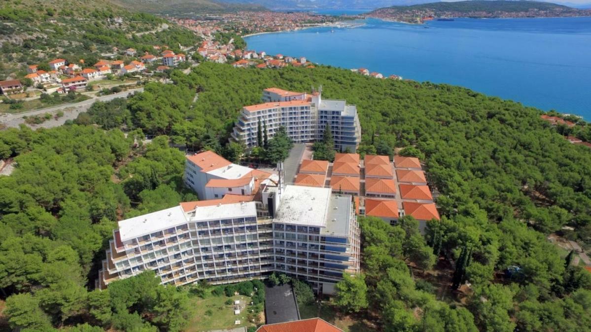 Apartment With Splendid Sea View Trogir Exterior photo