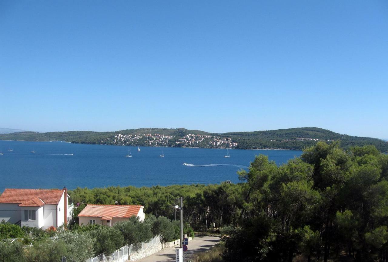 Apartment With Splendid Sea View Trogir Exterior photo