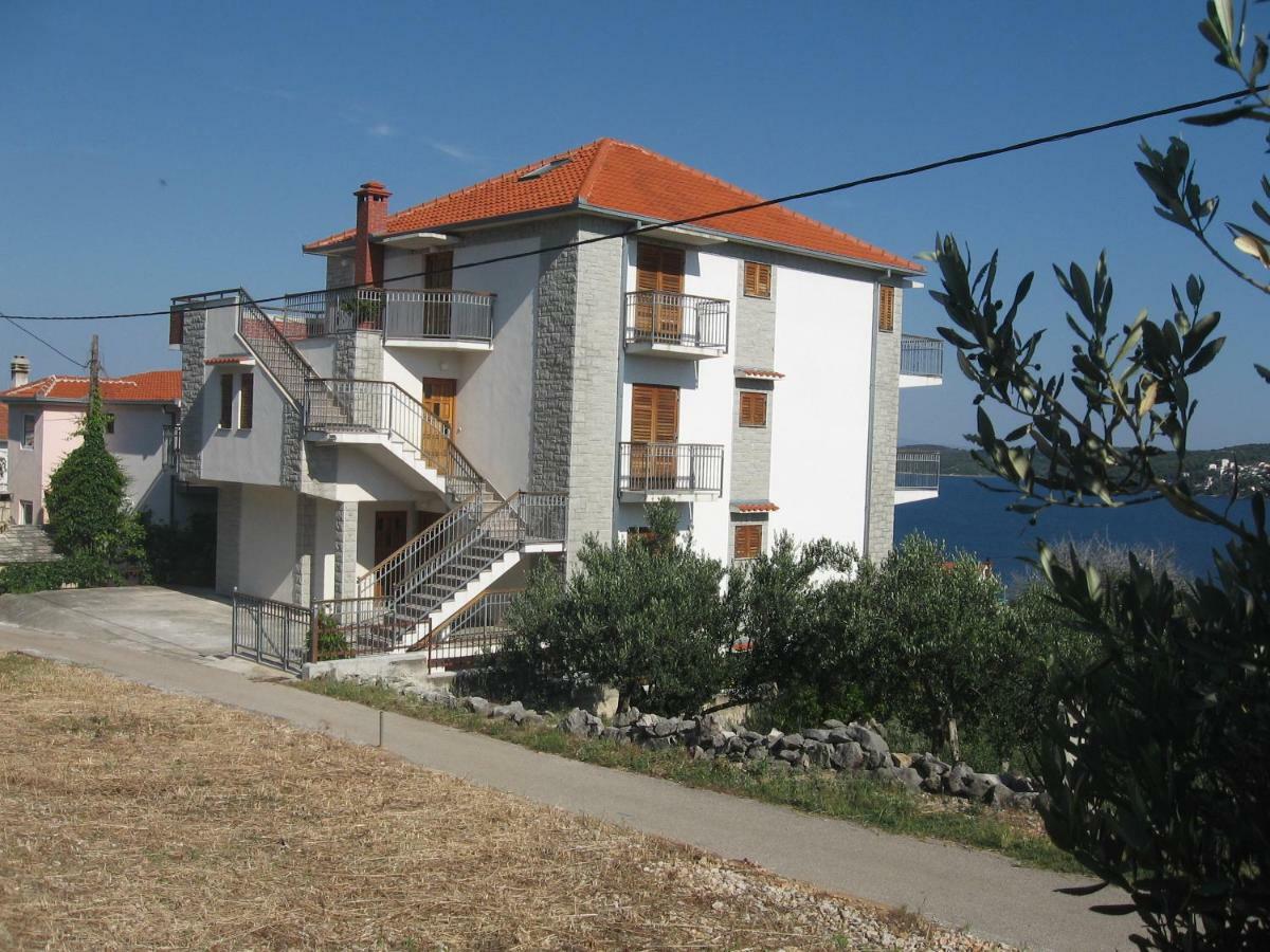 Apartment With Splendid Sea View Trogir Exterior photo